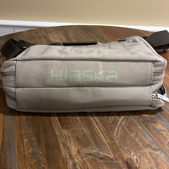 Hlaska Radiant Briefcase Laptop Bag with Shoulder Strap - Picture 7 of 10